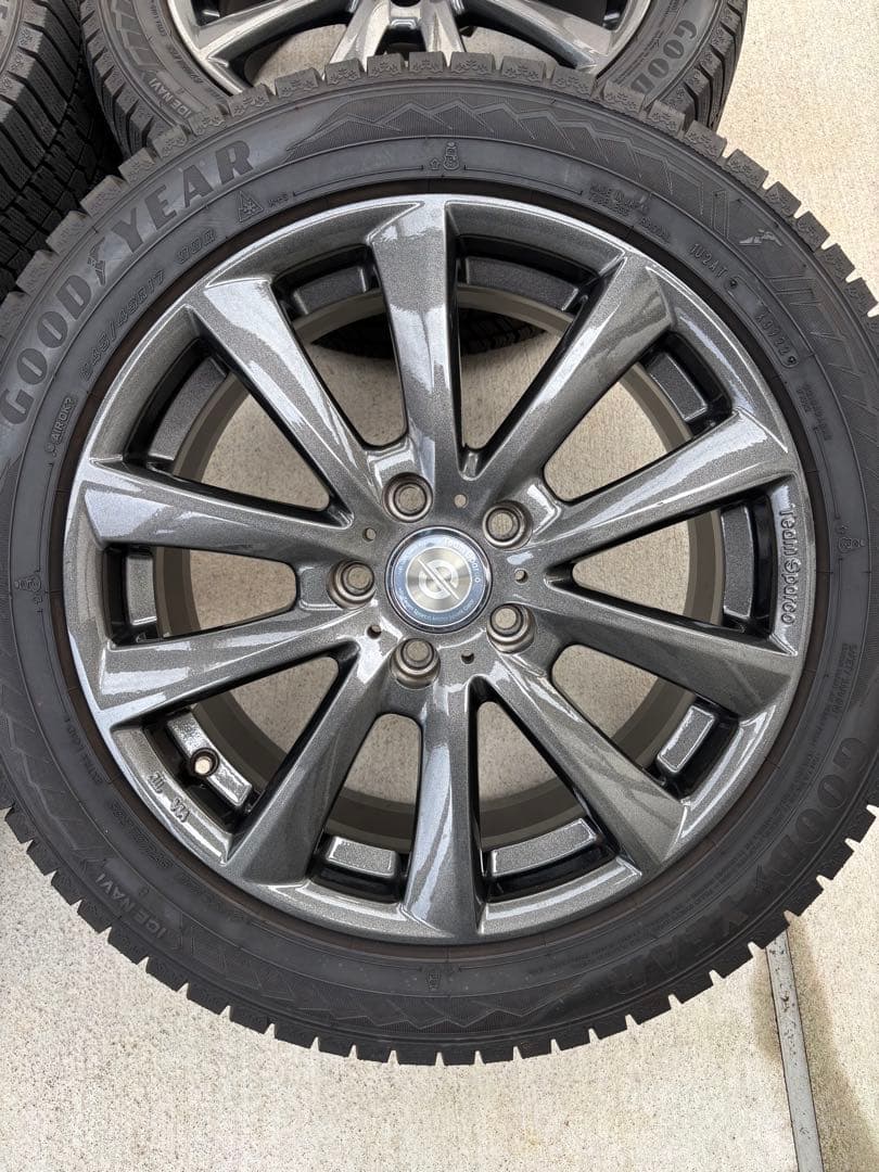 【匿名送料込】 バリ溝！2022年製アウディTTスタッドレスタイヤ