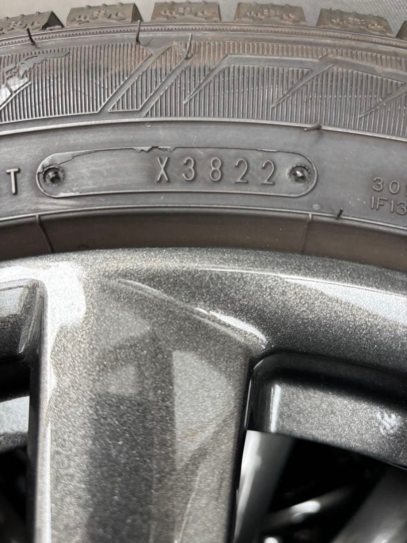 【匿名送料込】 バリ溝！2022年製アウディTTスタッドレスタイヤ