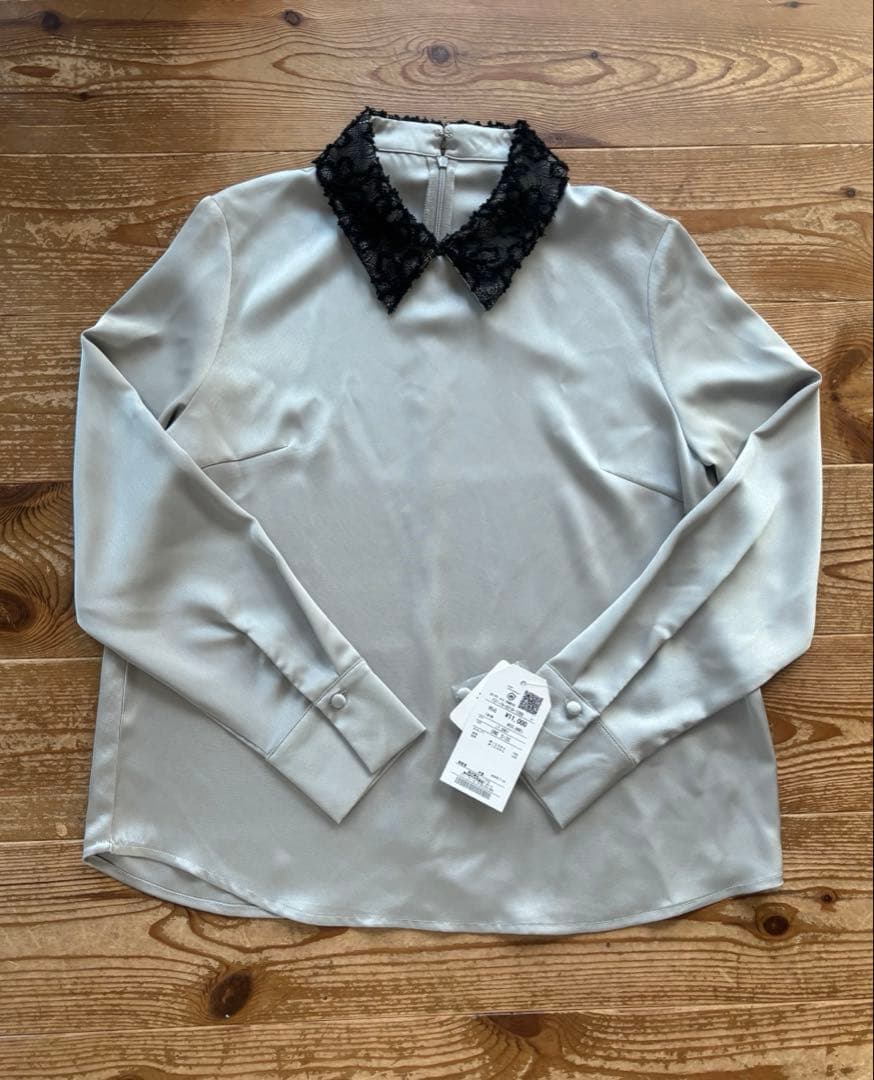 新品⭐︎SHIPS any「洗濯可能」サテン　レースカラーブラウス