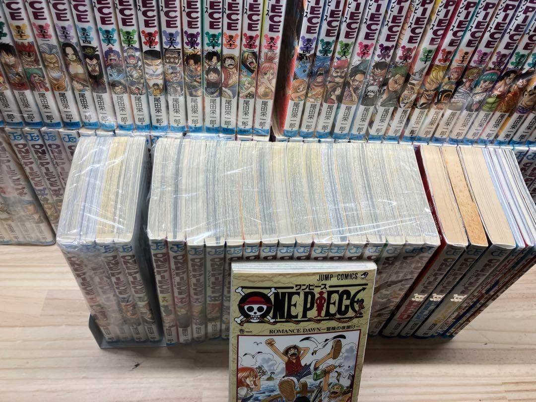 ワンピース　105巻セット+関連本多数　合計112冊　尾田栄一郎