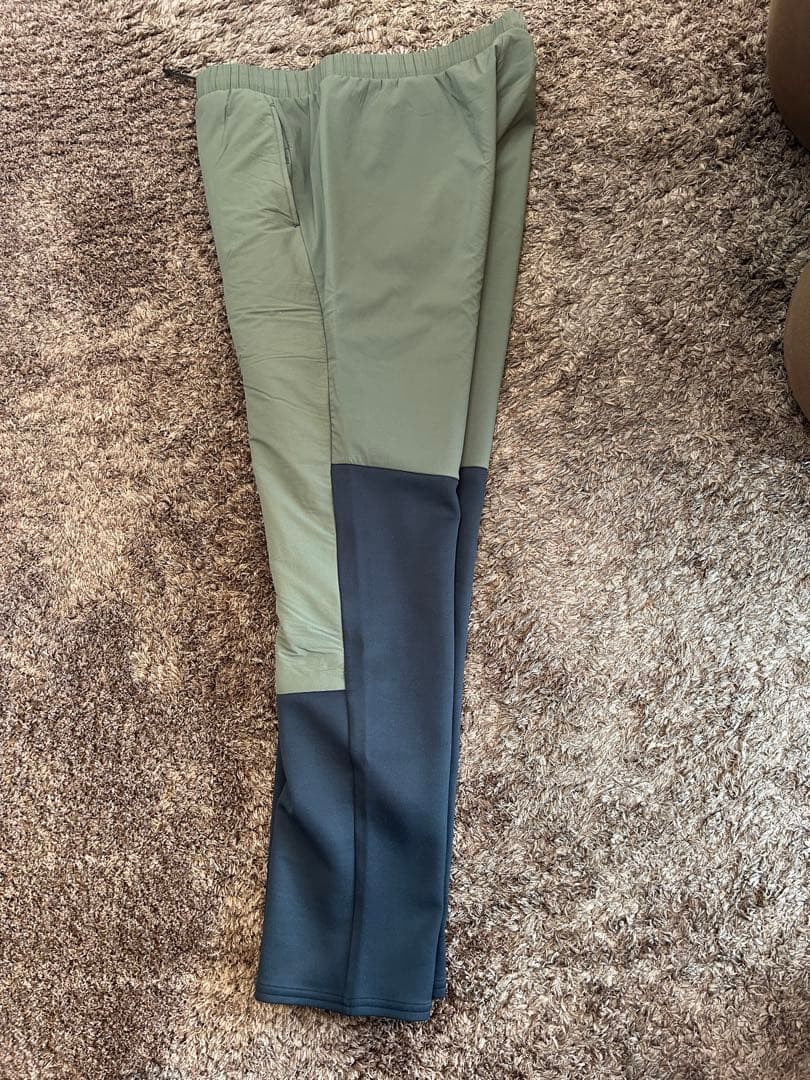 値下　デサント　アウトドア用　オリーブグリーン上下セット　 Oサイズ