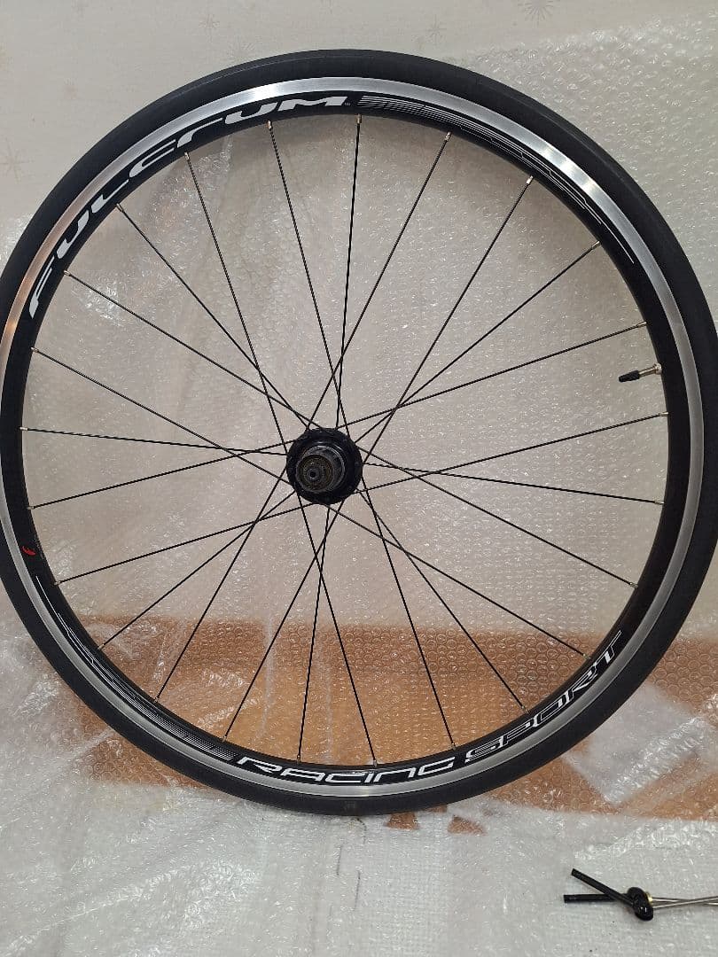 ほぼ新品フルクラムレーシング　スポーツ　ホイール　タイヤ付き