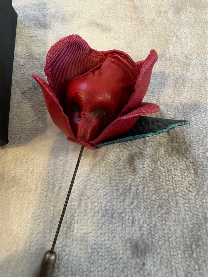 undercover 07SS PURPLE期 レザースカルラペルピン 箱付き