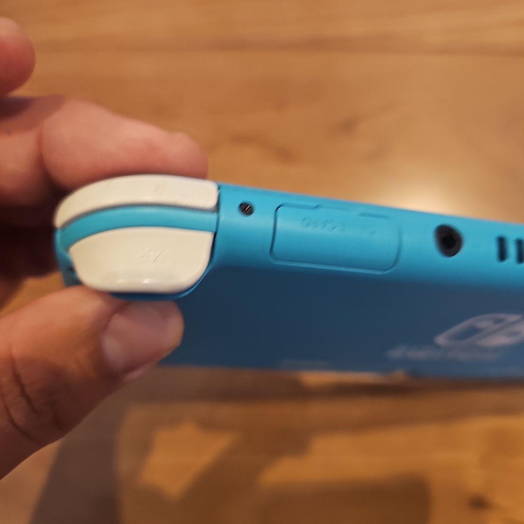 M*R様 ニンテンドー　Switch　ライト　中古　ブルー