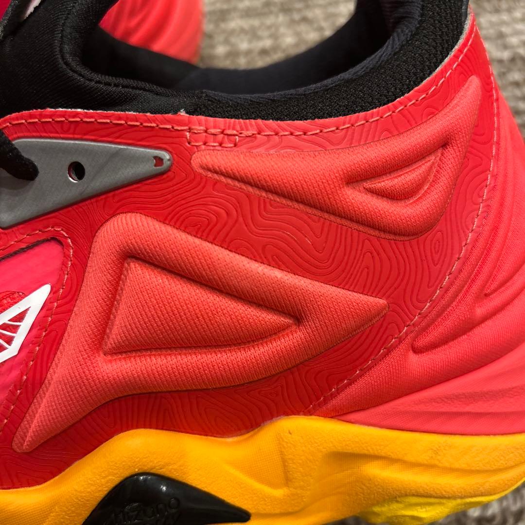 Mizuno バレーボールシューズ ウエーブモーメンタム3 28.0cm