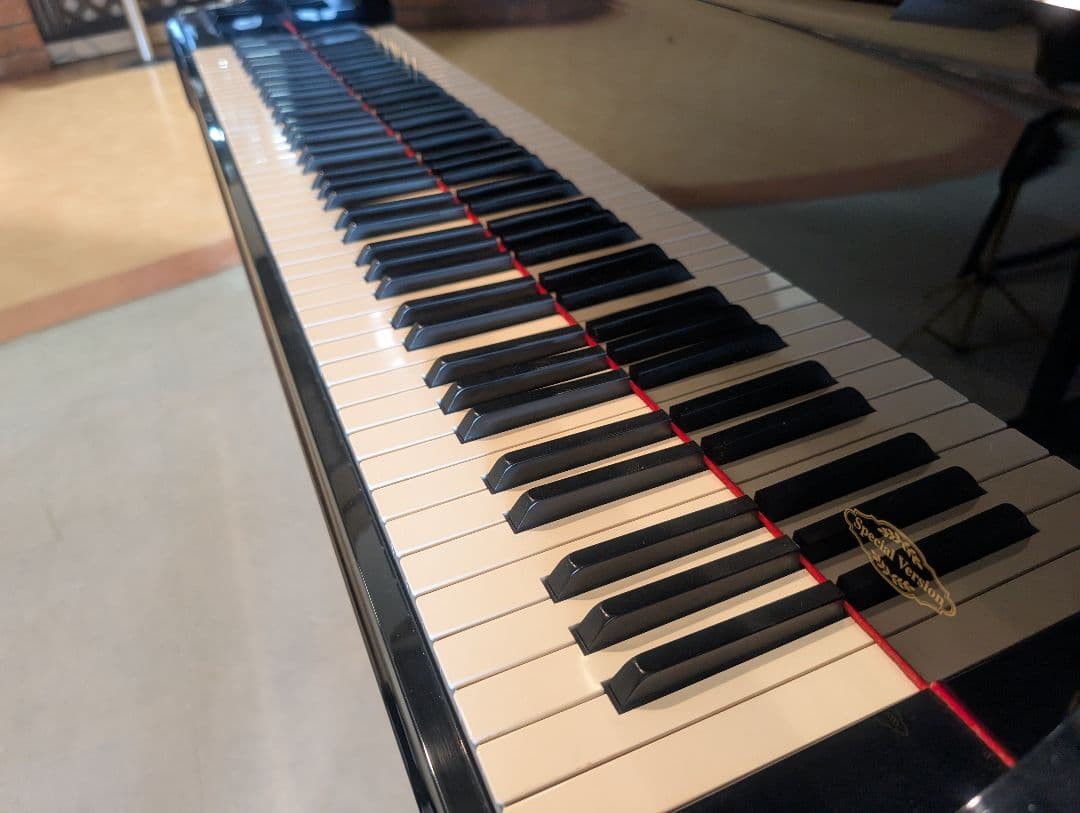 KAWAI アップライトピアノ K-70　（中古ピアノ）