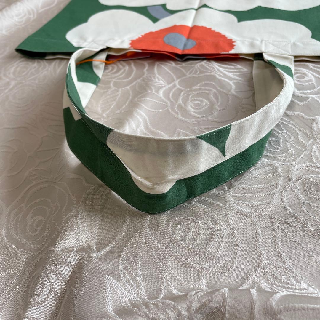 ⭐️✴︎✴︎✴︎タグ付き✨新品✨マリメッコ60周年トートバッグ柄の出方も可愛らしいバッグ