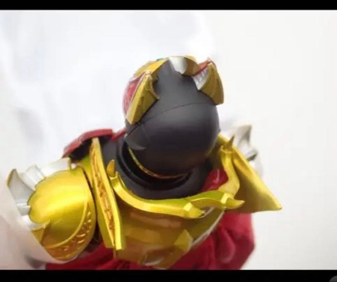 真骨彫 SHフィギュアーツ　仮面ライダーキバ エンペラーフォー厶