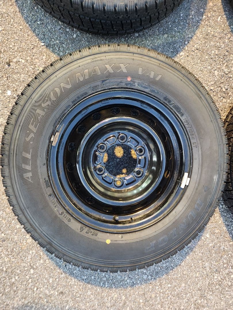 195/80R15 オールシーズンタイヤ ハイエース純正ホイール 室内保管