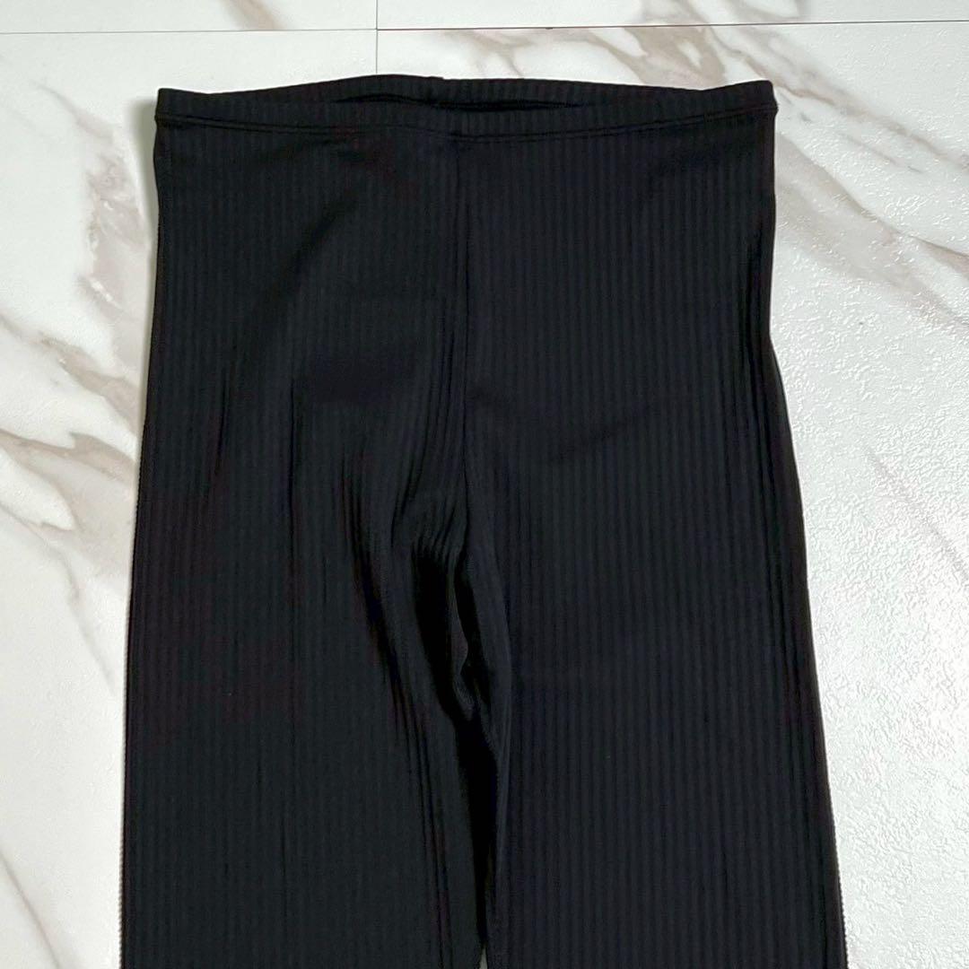 未使用に近い 25SS⭐️プリーツプリーズ レギンスパンツ カットワーク 黒
