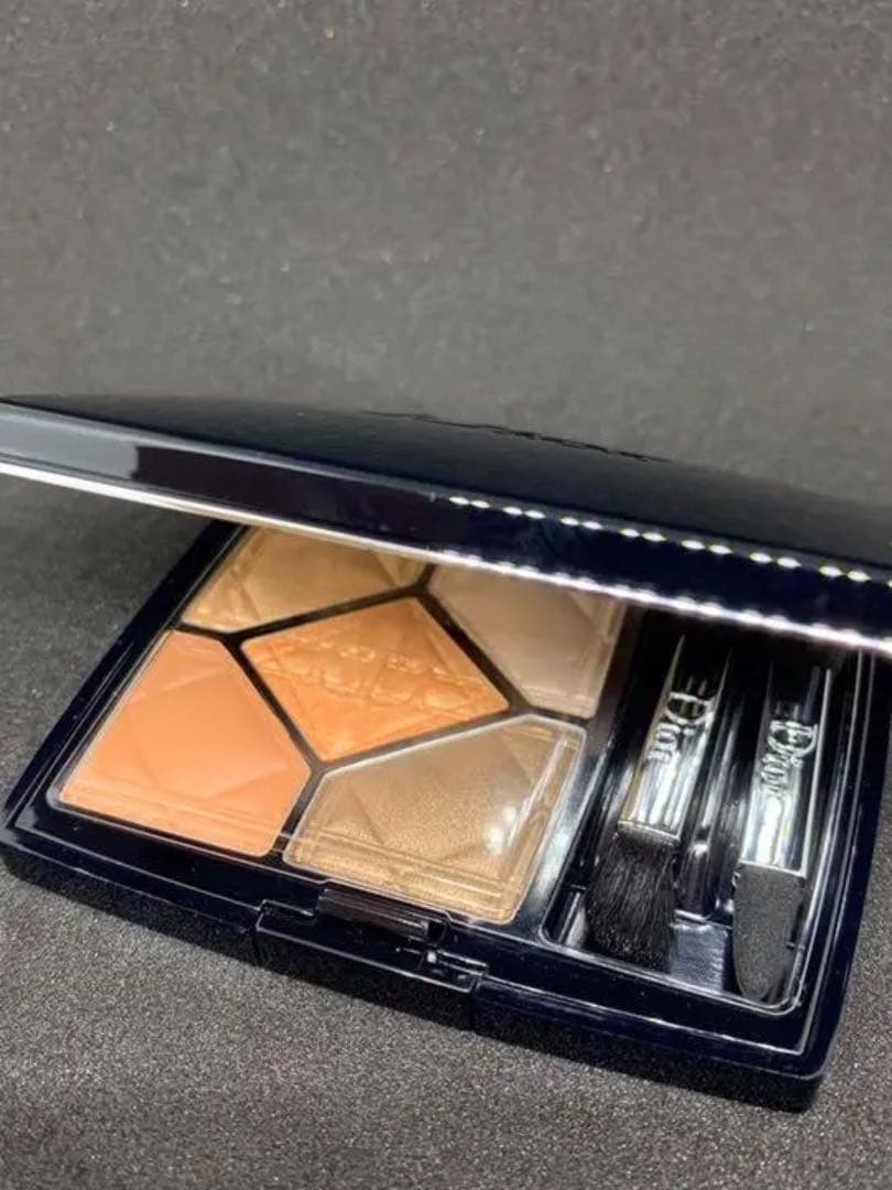 新品未使用　ディオール サンク クルール　527 ゴールドデイ　限定カラー