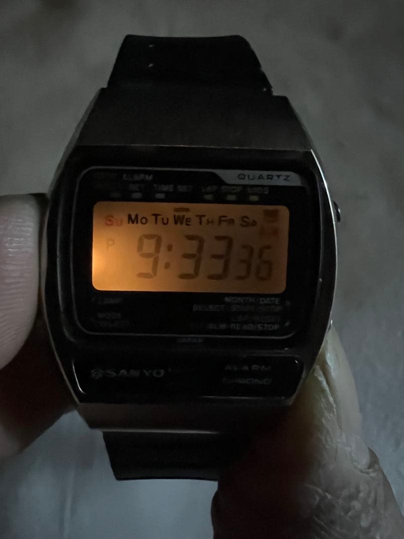 SANYOサンヨー359-21C デジタル腕時計　電池:/ベルト新品　稼働品