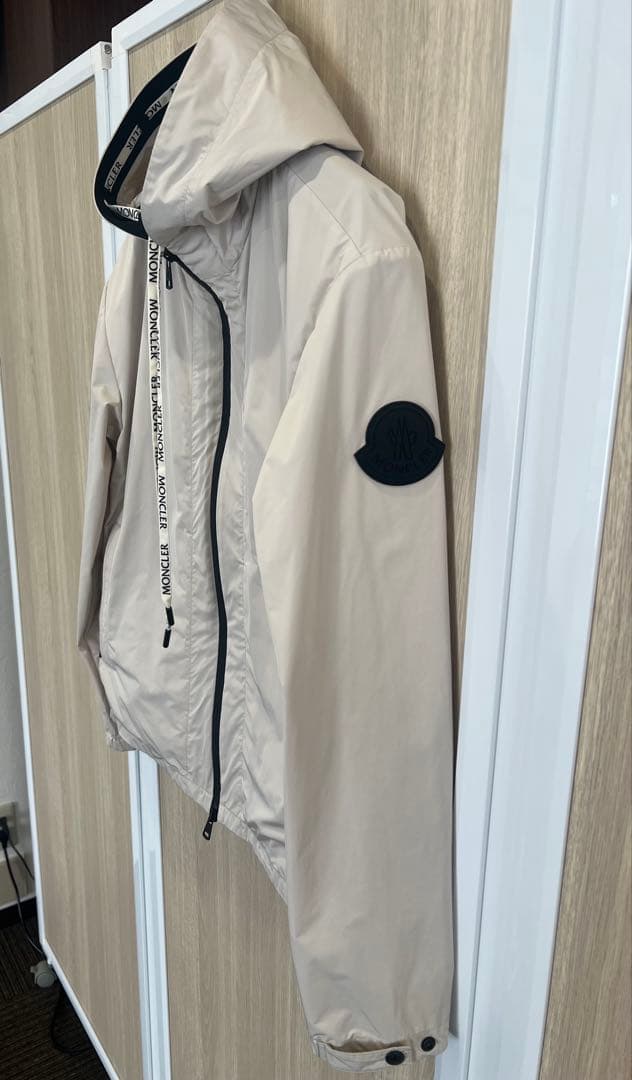 モンクレール　ナイロンパーカー　サイズ1 ベージュ　カルレス