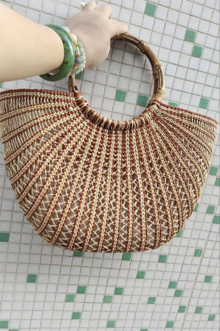 黄草という植物で編むおしゃれバッグ
