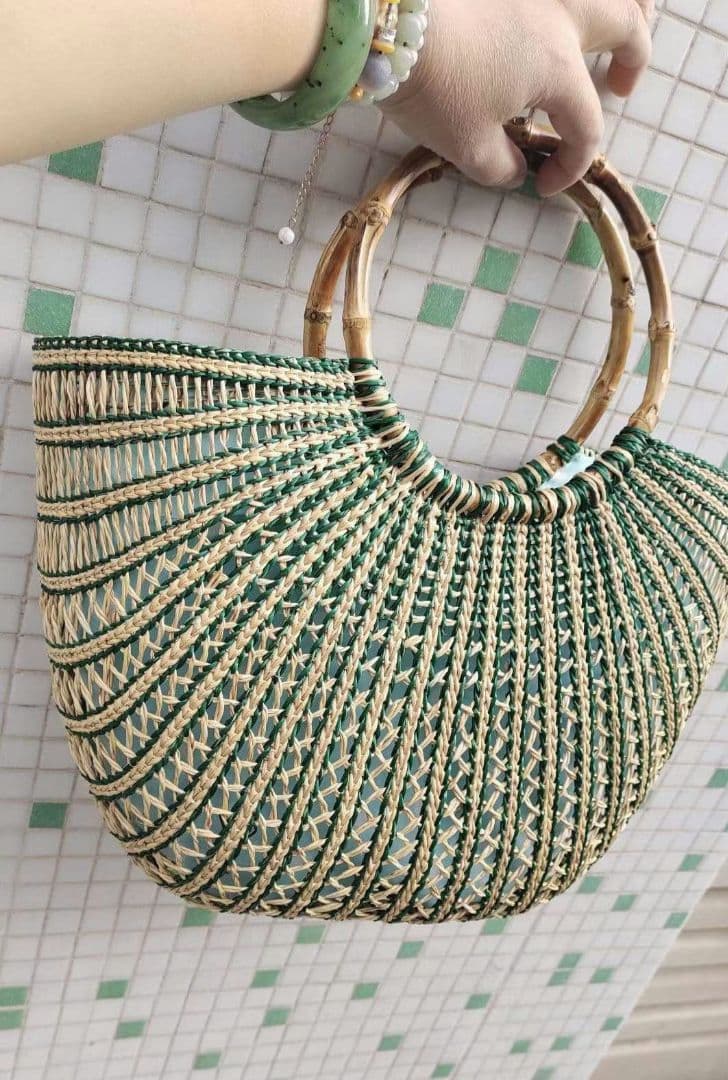 黄草という植物で編むおしゃれバッグ