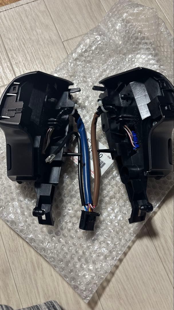 ハイエース　200系 ダークプライム2 ステアリングスイッチ