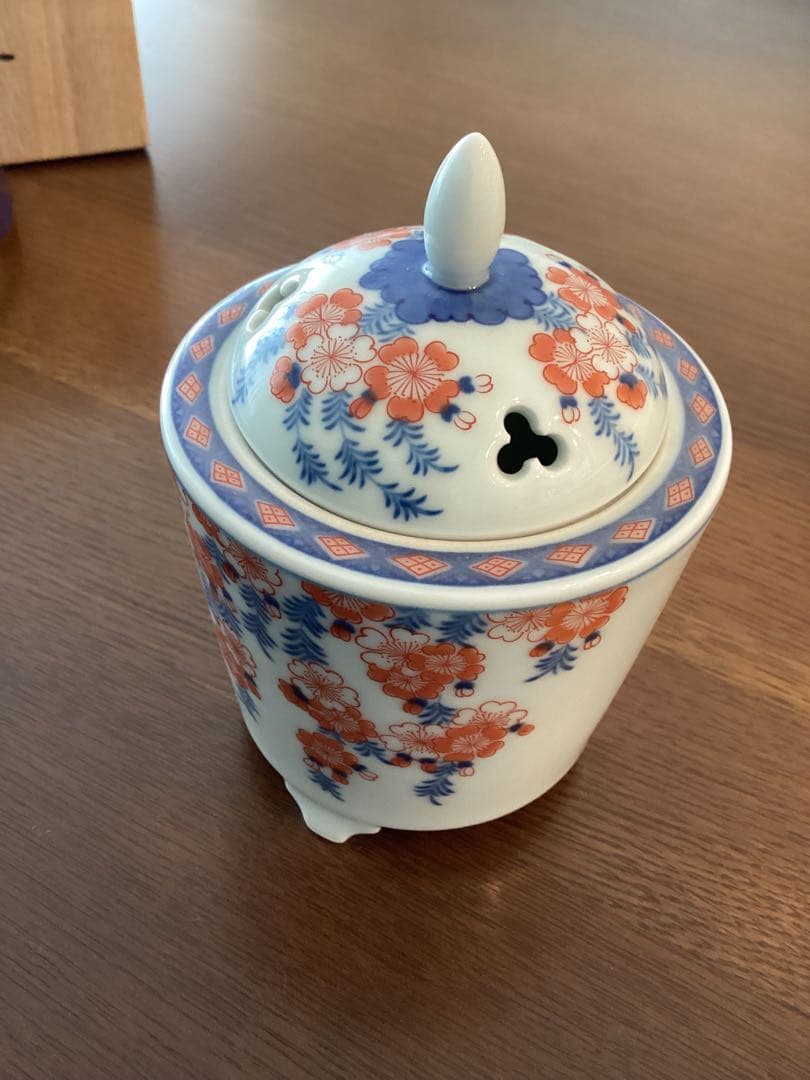 伊万里焼　香爐　香炉　道悦作　共箱、栞付き　色絵