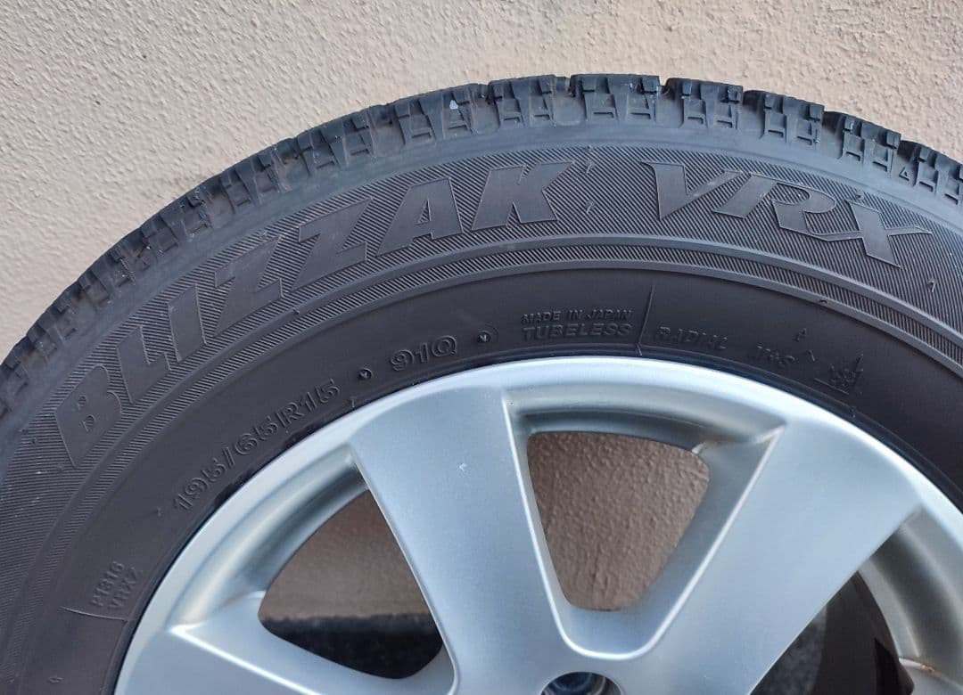 怪*ル様 VW ゴルフ 6 / 7 等 スタッドレス ホイール４本セット195/