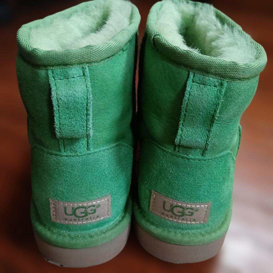 UGG オーストリア　ムートンショートブーツ　(美品)　☆希少カラー☆