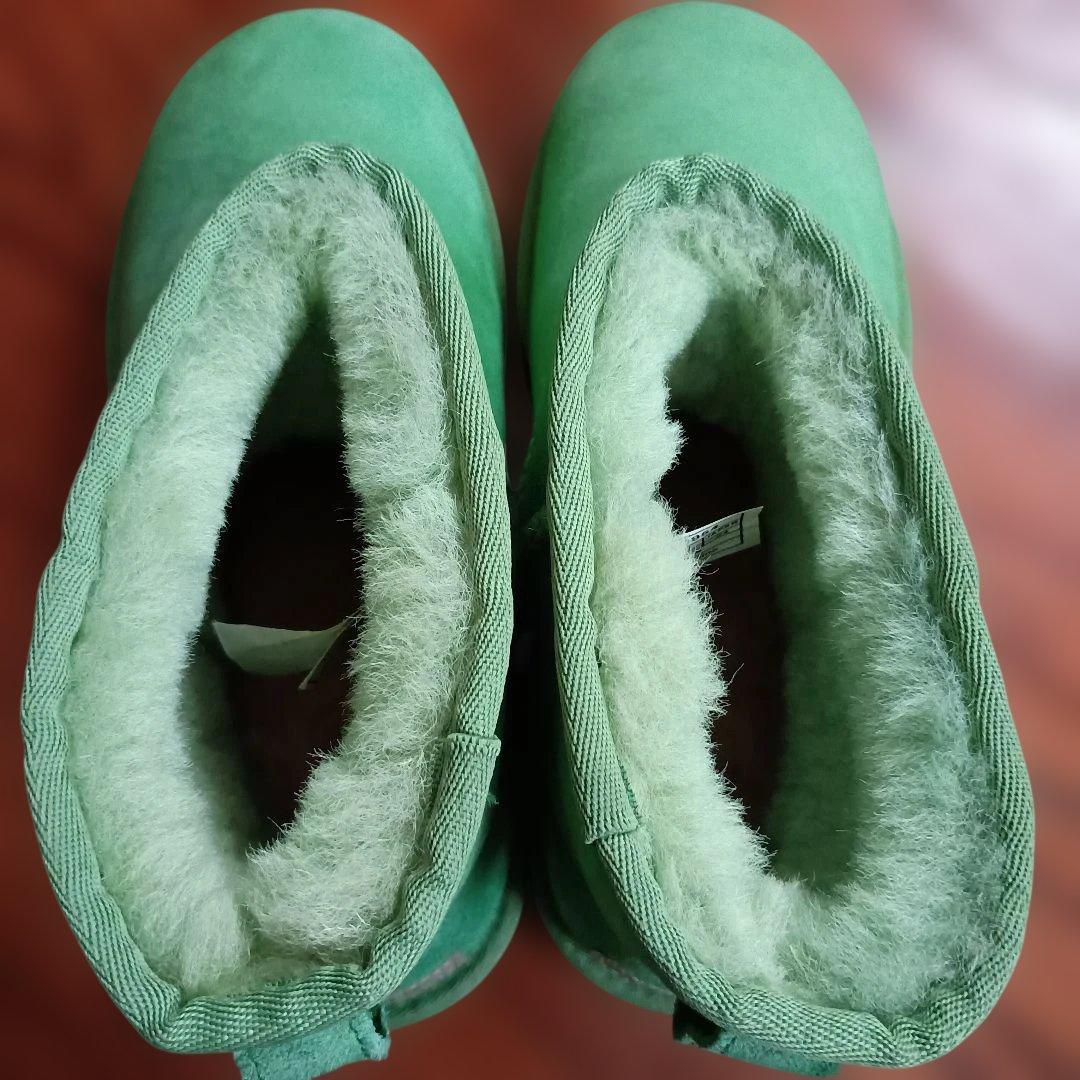 UGG オーストリア　ムートンショートブーツ　(美品)　☆希少カラー☆