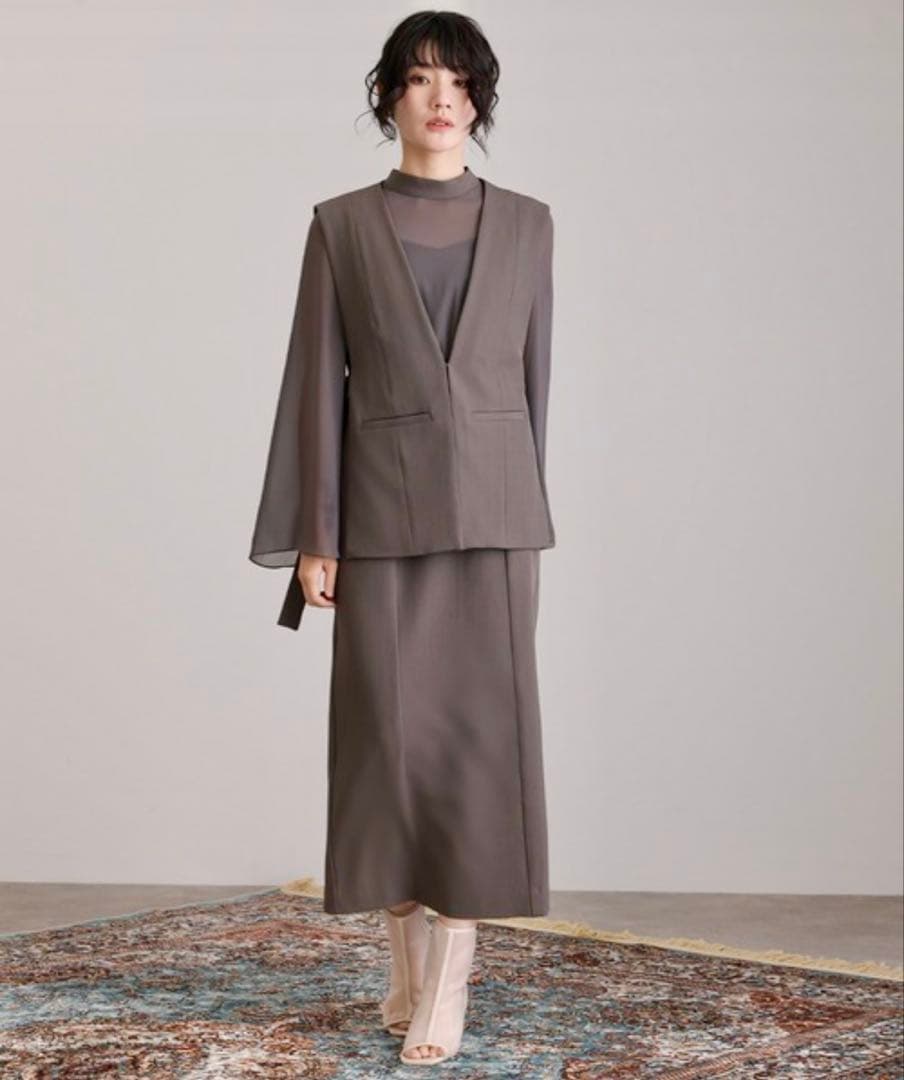 新品 シースルー パーティードレス ジレ付き