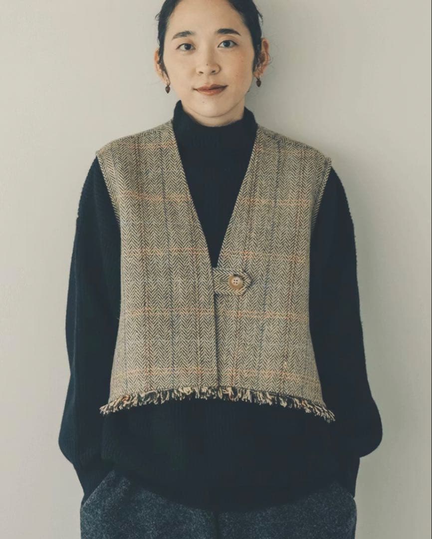 北欧暮らしの道具店「ワードローブを新鮮に」ヘリンボーン柄のウールベスト