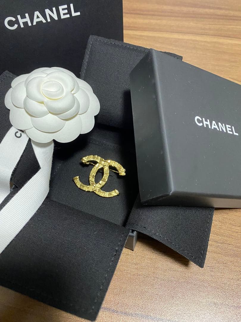 CHANEL カメリア ゴールドダブルCブローチ 新品未使用