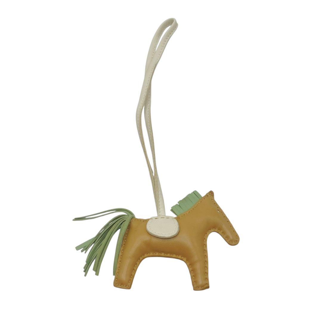 ⭐️ほぼ未使用⭐️ エルメス ロデオチャーム PM レザー セサミ