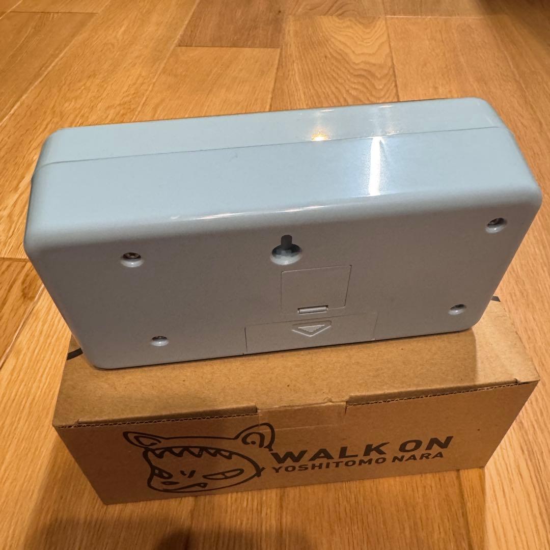 奈良美智 パタパタクロック WALK ON ブルー ラムフロム