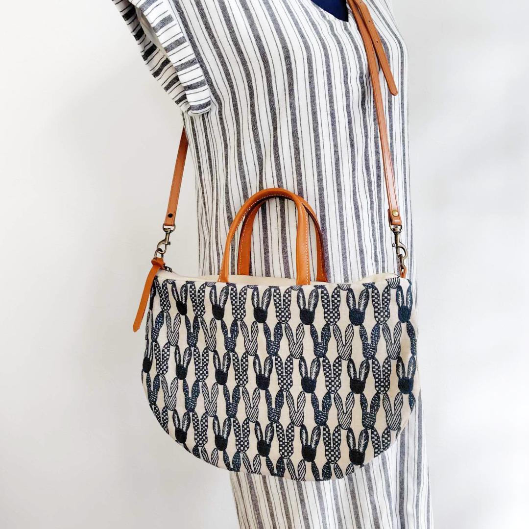 c*n様 ③ミナペルホネン /pomppiaポンピアベージュ/Mサイズラウンドシ