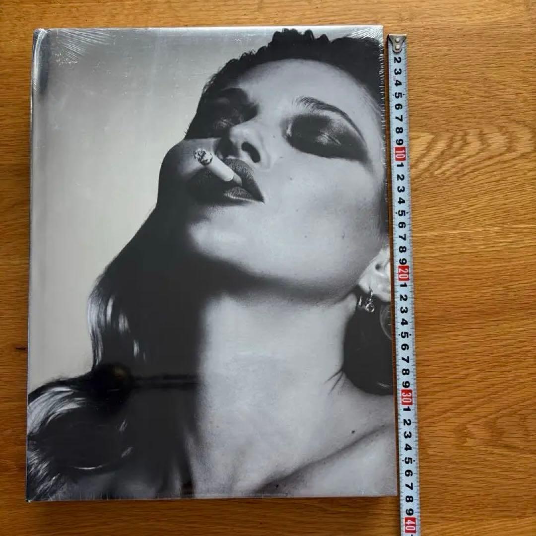 Mert Alas & Marcus Piggott 写真集