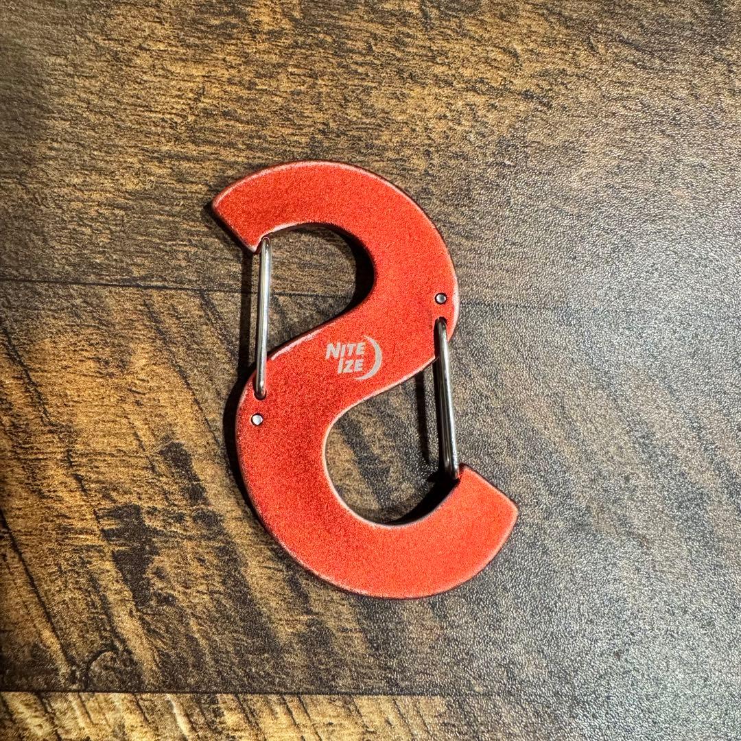 w*n様 美品 Supreme × Nite Ize S Logo カラビナ 赤