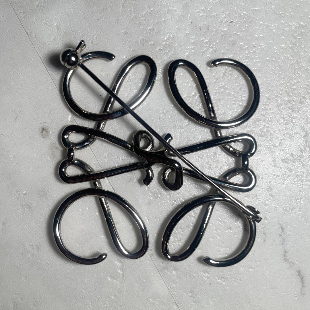 LOEWE ロエベ アナグラムブローチ　シルバー