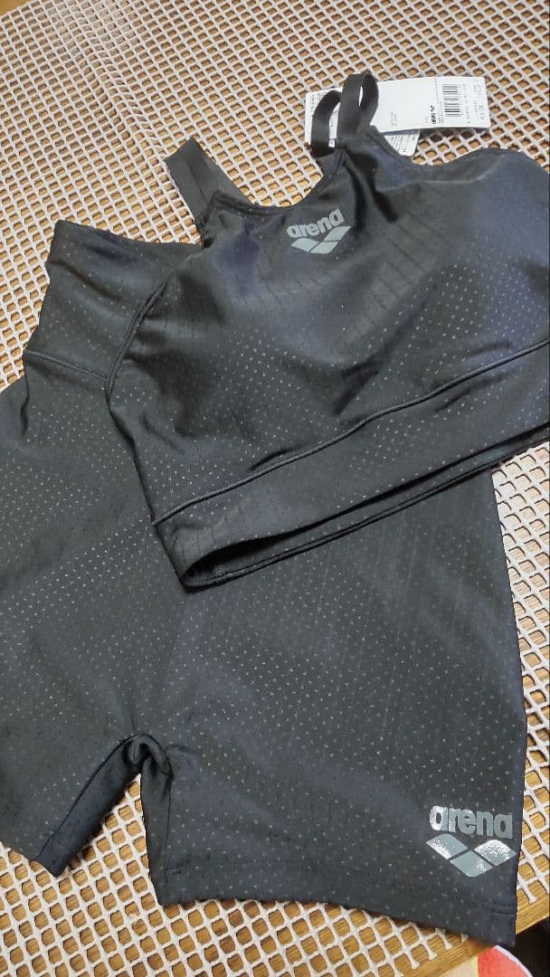 アリーナ セパレート水着 Mサイズ 新品