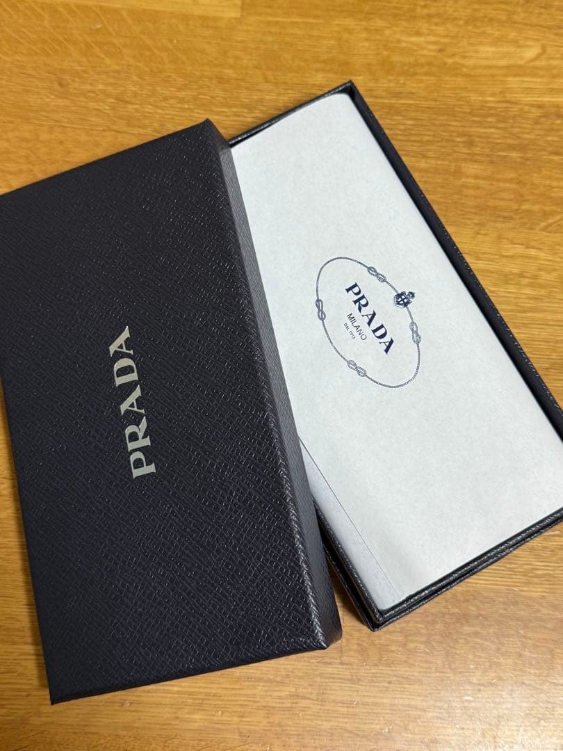PRADA スマホケース　iPhone14pro