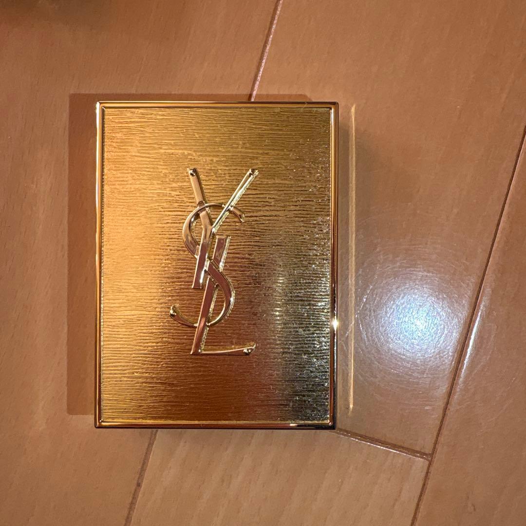 イヴ・サンローラン　アイシャドウ