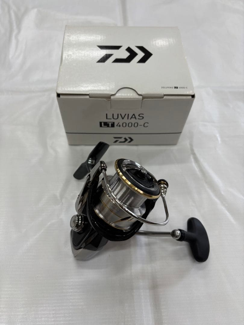 美品 Daiwa 20 LUVIAS LT4000-C リール