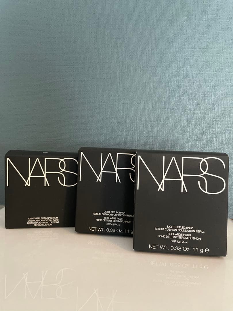☆NARSライトリフレクティング　ケース＆クッションファンデーション　２個