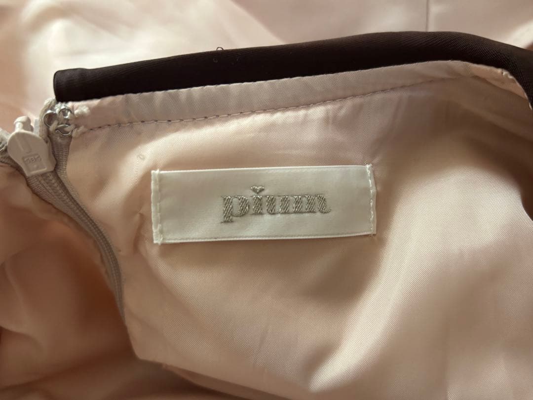 ピウム melty chocolate フリルエプロンワンピース