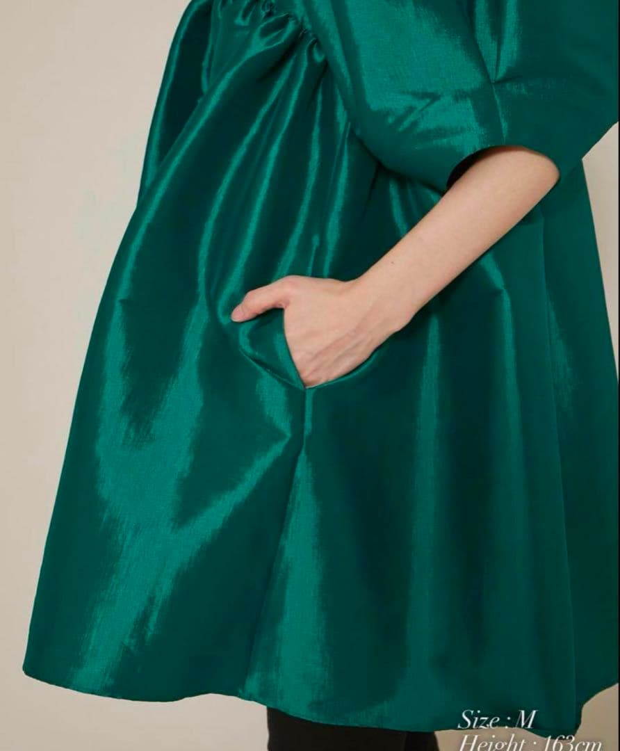 未使用に近い セブンテン ストレッチサテンチュニック　グリーン　Mサイズ
