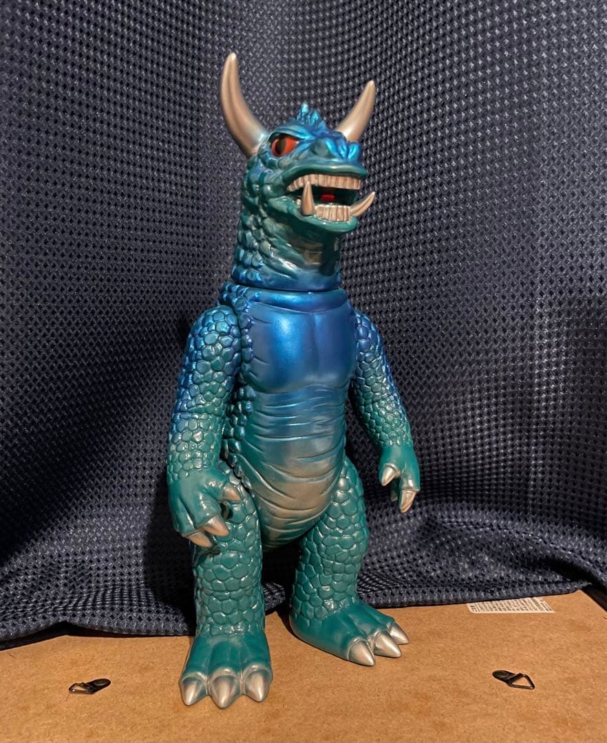 trash goodz 二本角怪獣　 パチ怪獣　ゾルメン　izumonster