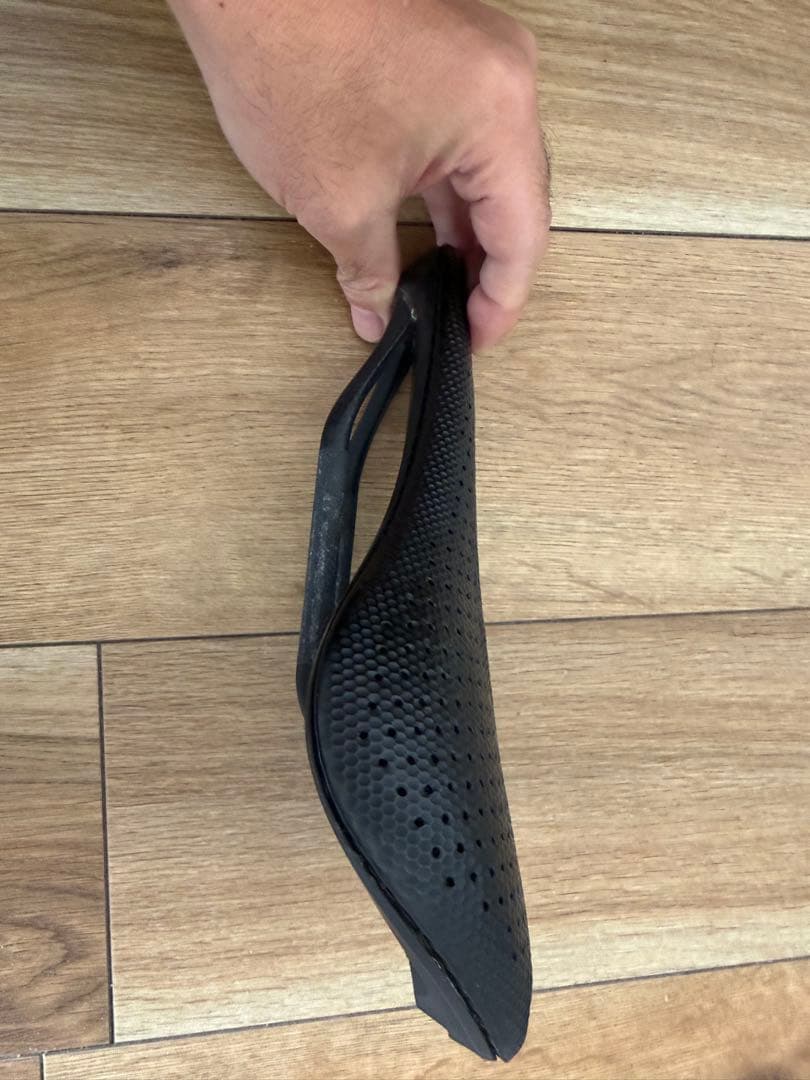 Power Pro with Mirror サドル　143mm