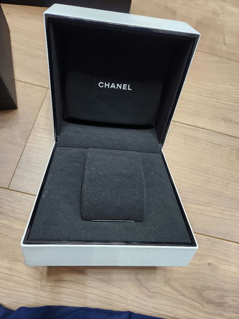 CHANEL　時計　ケース　紙袋