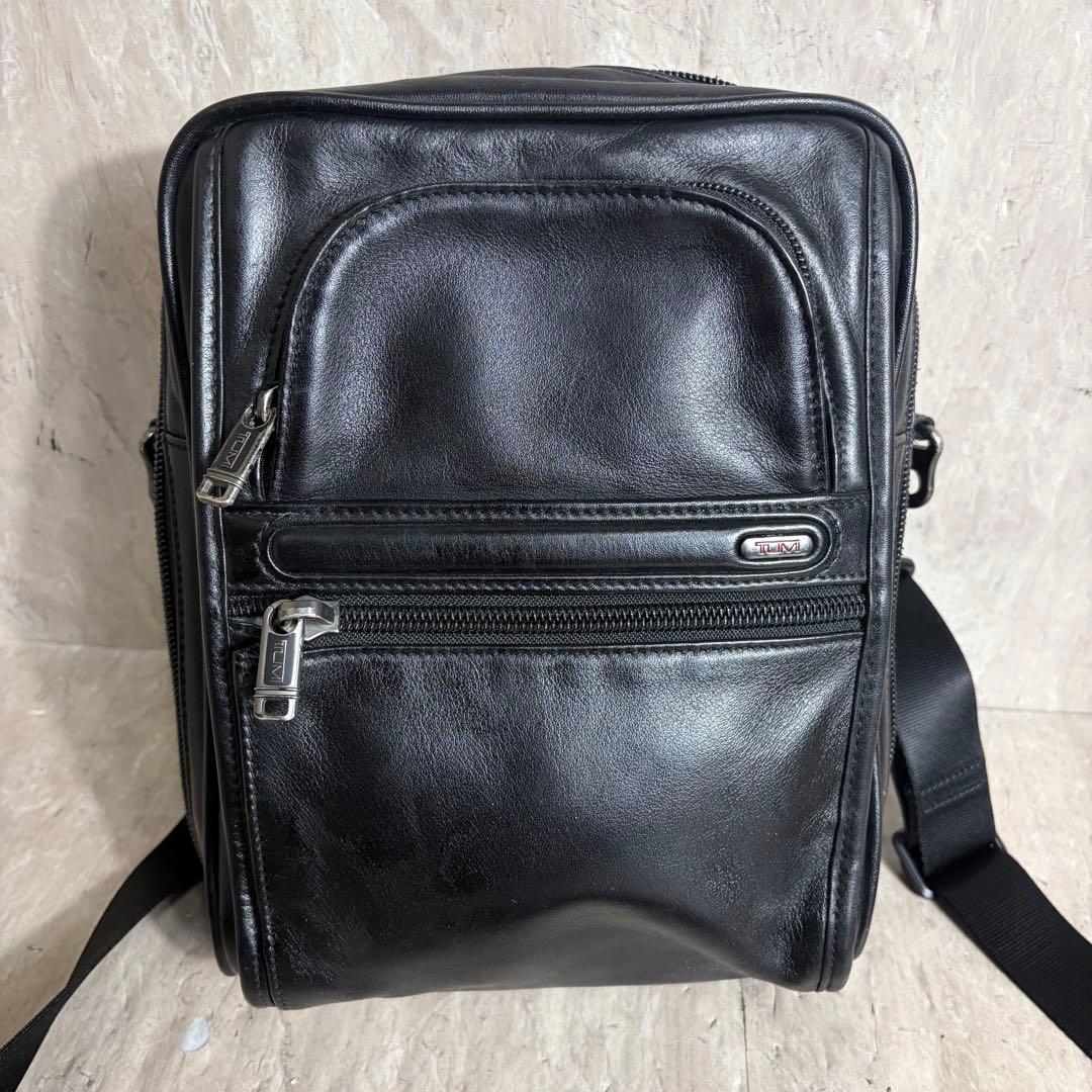 極美品 TUMI ナパレザー ショルダーバッグ 本革 92100D4 斜め掛け