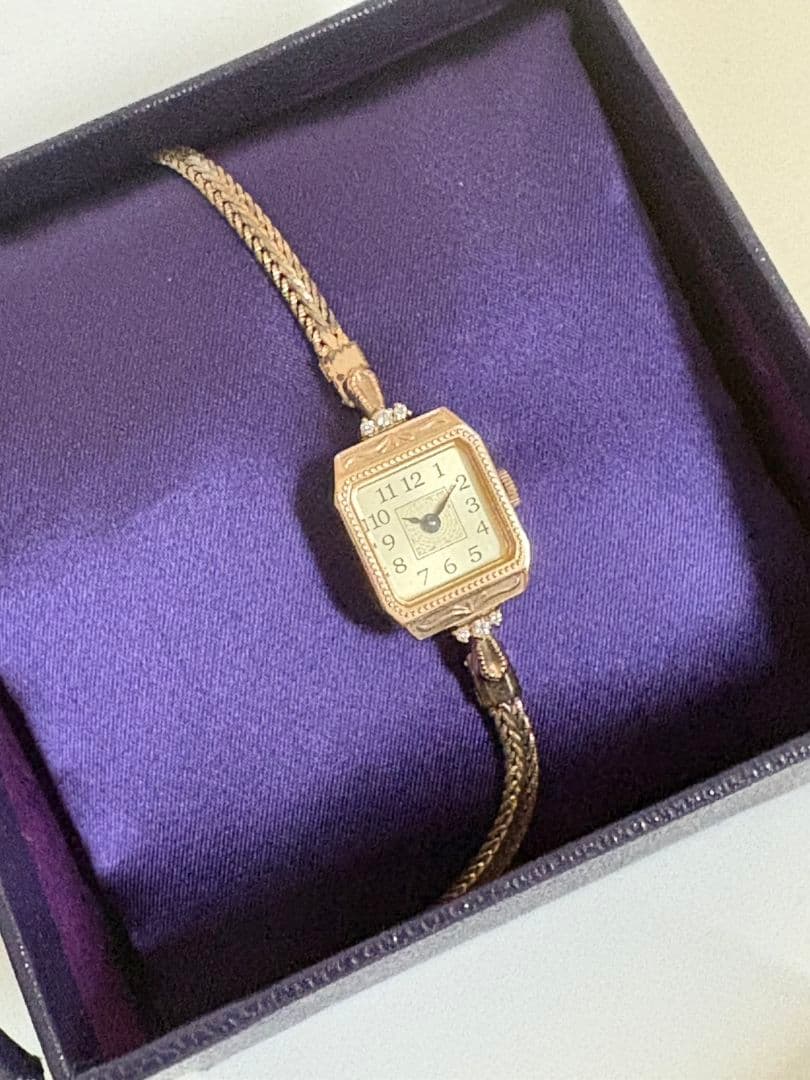 【agete】アガット　スクエアフェイスジュエリーウォッチ　K10ダイヤモンド
