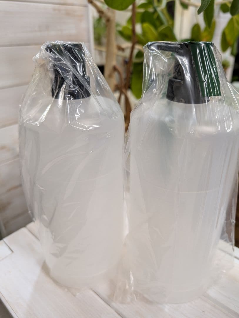 アジュバンプラチナムシャンプー、トリートメント1L、1000ml　ポンプ2個付き