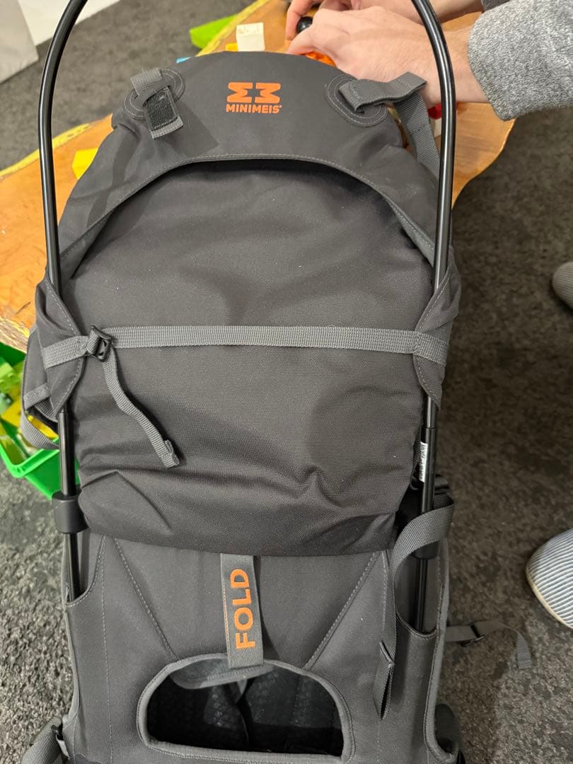 MINIMEIS 肩車ベビーキャリア　1回のみ使用　訳あり