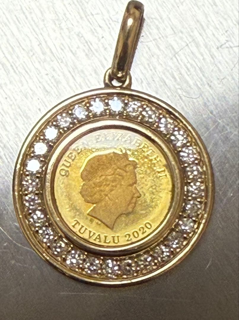 猫モチーフの金色チャーム‼️