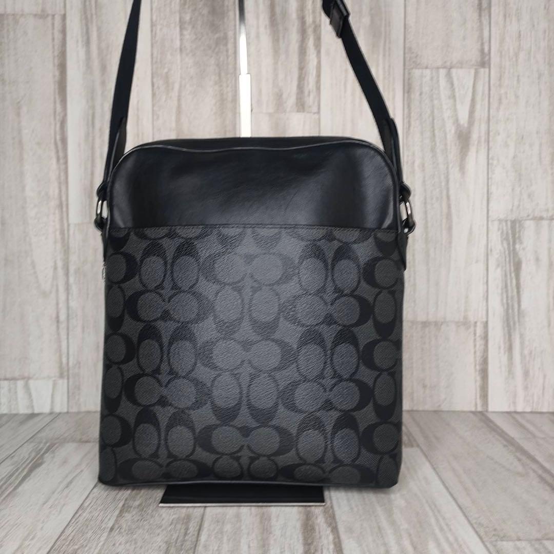 60 COACH コーチ　シグネチャー　ショルダーバッグ