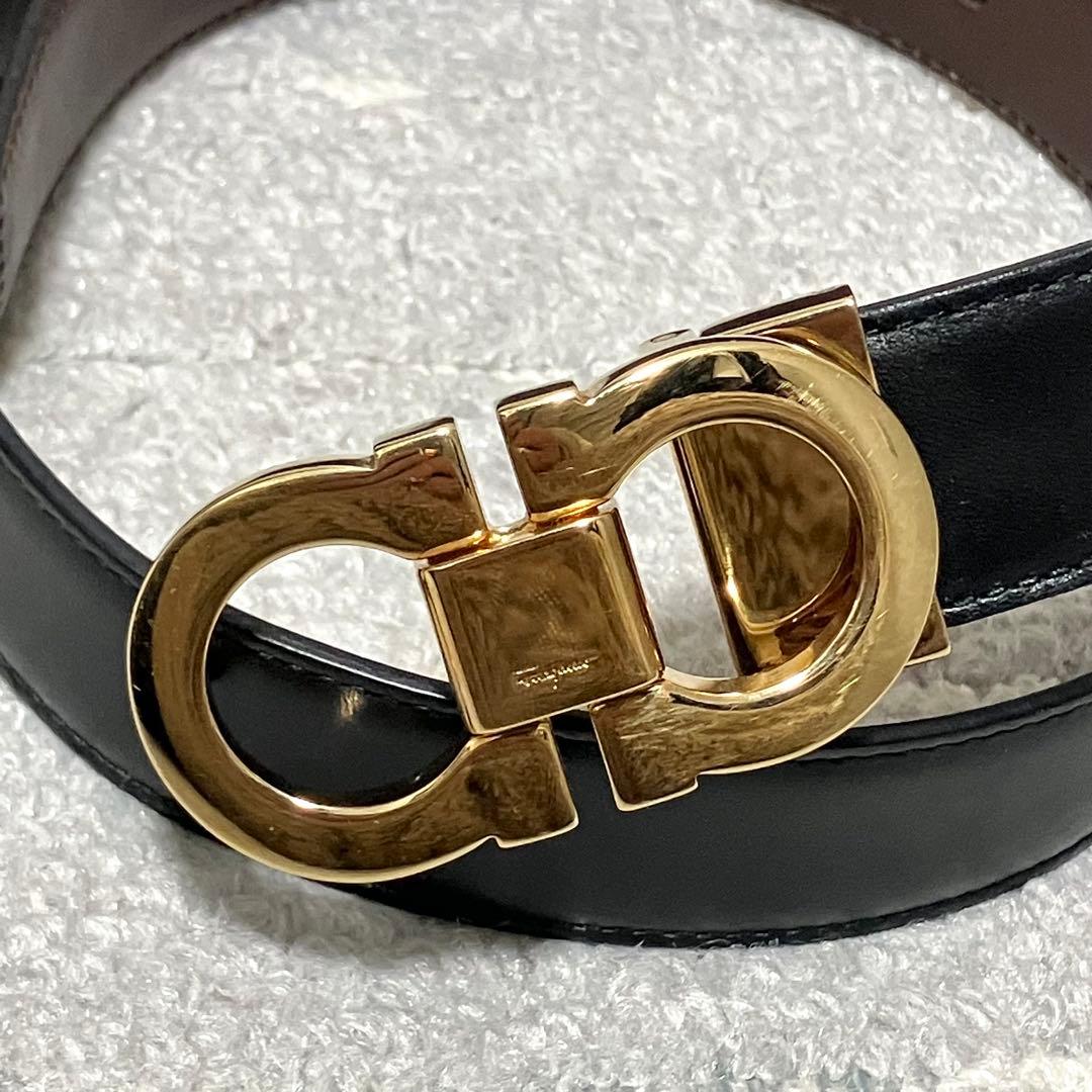フェラガモ［ガンチーニ］ベルト　ゴールド金具　デカロゴ　レザー　レディース